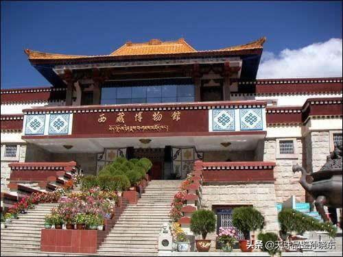 博物馆中的西藏老天珠